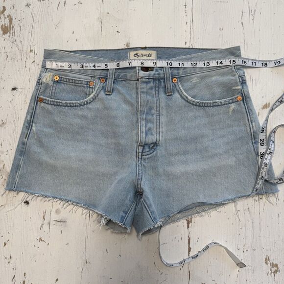 Madewell Relaxed Denim Cutoff Shorts in Cedarcroft Wash Size 26 Light Wash - Picture 11 of 14